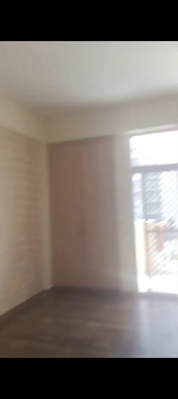 Room in 2 BHK Apartment at Hawelia Valencia Homes, Sector 1 Greater Noida – for Rent