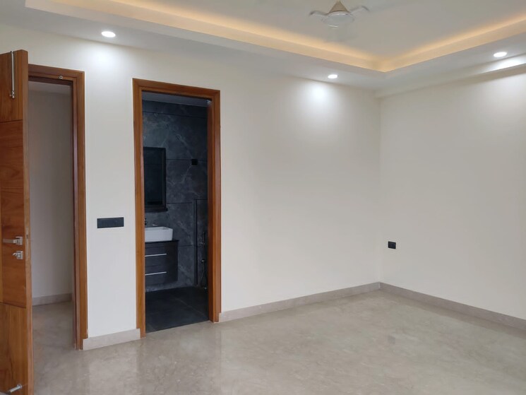 Room, bptp-amstoria-country-floor 3 Bedroom 2028 Sq.Ft. Builder Floor In Sector 102 Gurgaon 8801740