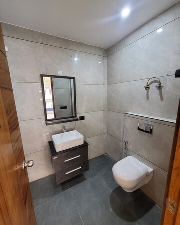 Attached Bathroom in 3 BHK Builder Floor at BPTP Amstoria Country Floor, Sector 102 – for Rent
