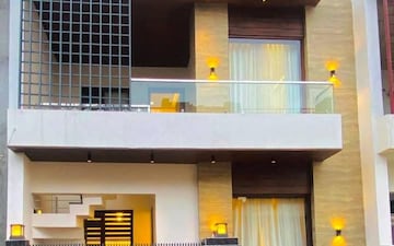 6 BHK Independent House For Sale in Laxmi Nagar