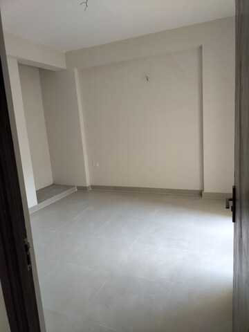 Room in 2 BHK Apartment at Paramount Emotions, Sector 1 Greater Noida – for Sale