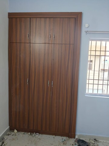 Furnished Amenities in 3 BHK Villa at Morabadi – for Rent