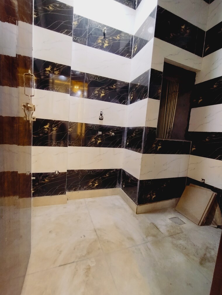 Bathroom, uttam nagar west 2 Bedroom 550 Sq.Ft. Builder Floor In Uttam Nagar West Delhi 8801806