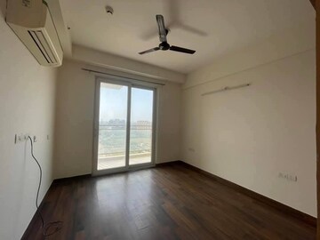 Room in 3 BHK Apartment at Conscient Heritage Max, Sector 102 – for Rent