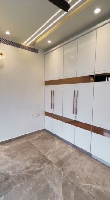 Room in 4 BHK Builder Floor at Pitampura – for Sale