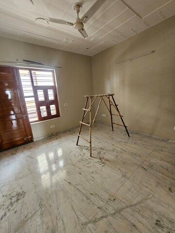 Furnished Amenities in 2 BHK Builder Floor at Sector 9 – for Rent