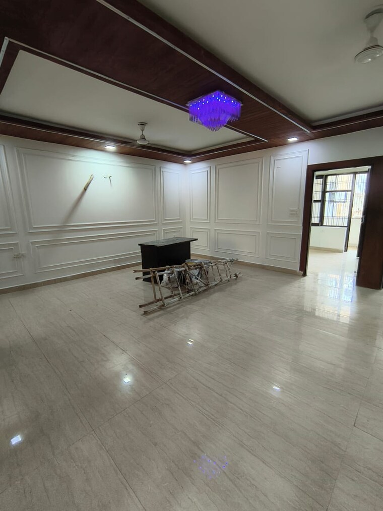 Room, green fields colony 3 Bedroom 1800 Sq.Ft. Builder Floor In Green Fields Colony Faridabad 8801882