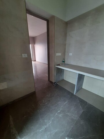 Room in 2 BHK Apartment at Sheth Beaumonte, Sion East – for Sale