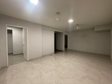 Room in 3 BHK Apartment at Signature Global City, Sector 37d – for Rent