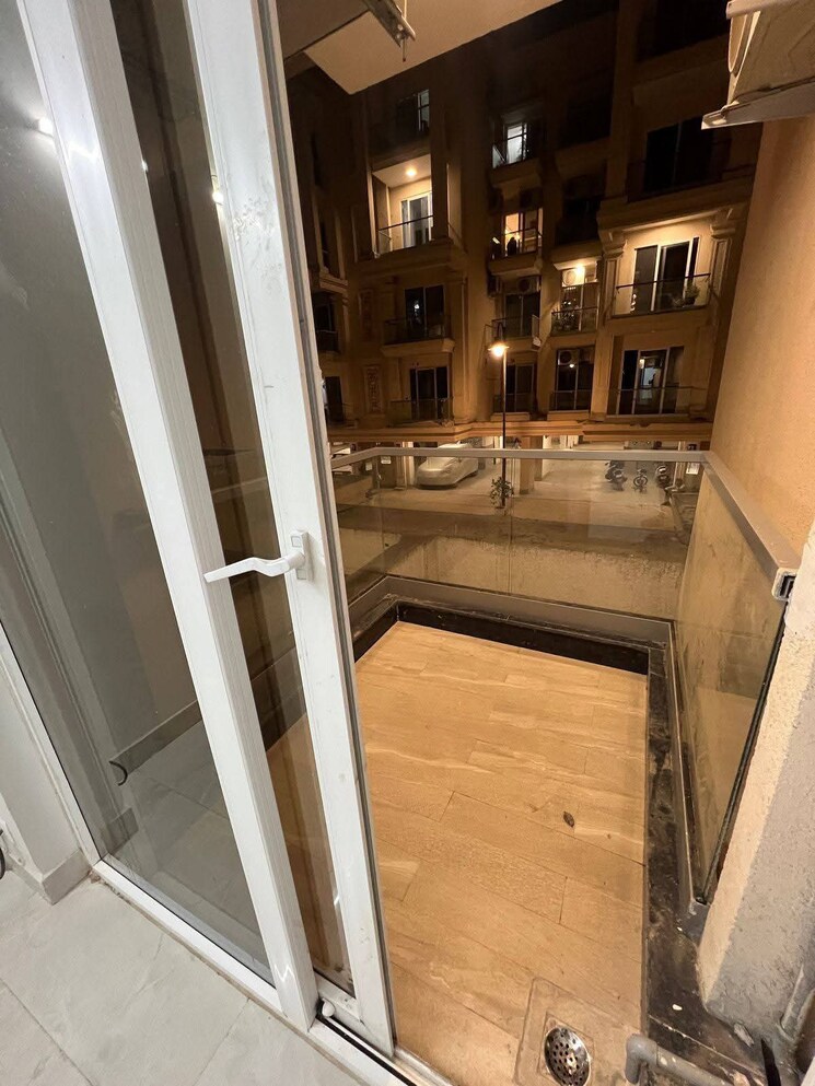 Balcony, signature-global-city 3 Bedroom 1555 Sq.Ft. Apartment In Sector 37d Gurgaon 8801943