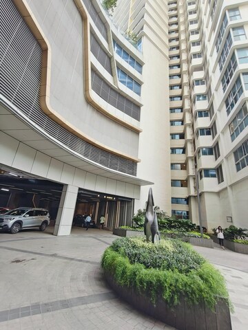 5 BHK Apartment – Exterior View View at Sheth Beaumonte, Sion East - for Sale
