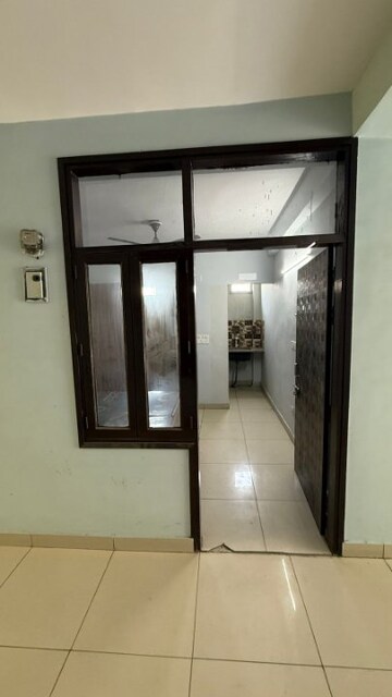Building Lobby in 2 BHK Builder Floor at ABCZ East Sapphire, Sector 45 – for Rent