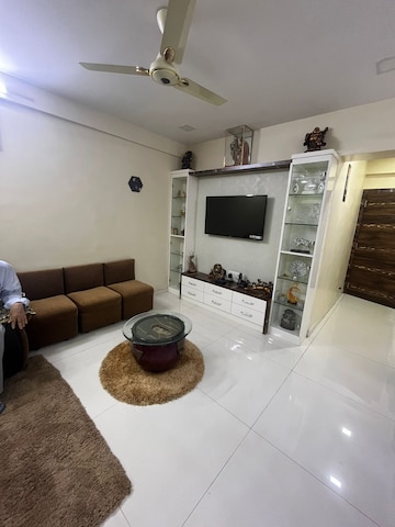 Living Room in 3 BHK Apartment at Vaibhavlaxmi Queens Avenue, Chembur – for Rent