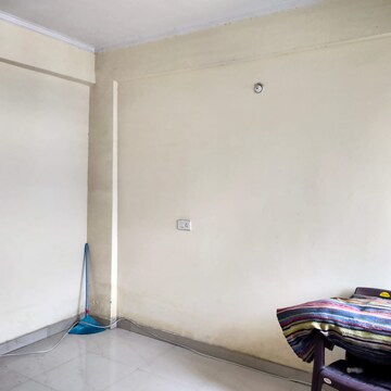Room in 2 BHK Builder Floor at Gomti Nagar – for Rent