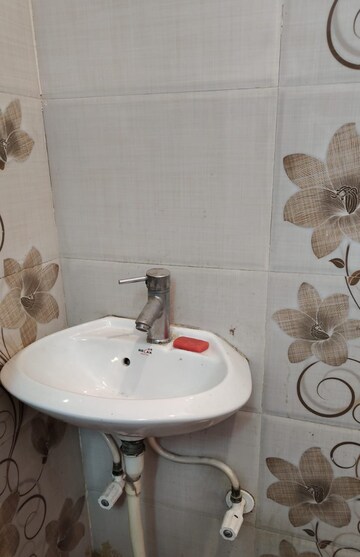 Bathroom in 2 BHK Builder Floor at Palam Colony – for Rent