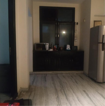 Room in 2 BHK Apartment at Dlf Phase ii – for Rent