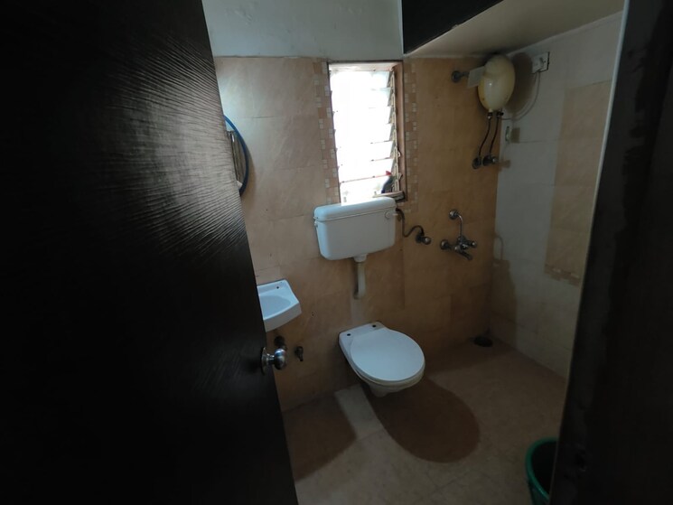 Bathroom, mahalaxmi-tower-kasarvadavali 2 Bedroom 750 Sq.Ft. Apartment In Kasarvadavali Thane 8802074