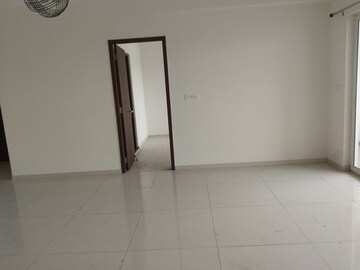 Room in 3 BHK Apartment at Pareena Coban Residences, Sector 99a – for Rent