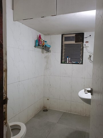 Bathroom in 2 BHK Apartment at Summit Apartment, Goregaon East – for Rent
