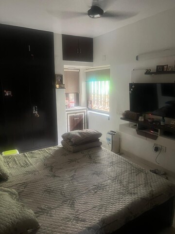 Room in 3 BHK Apartment at Sector 28 – for Sale