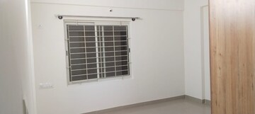 Room in 2 BHK Apartment at Citrus Aries Lakeview, Jakkuru – for Rent