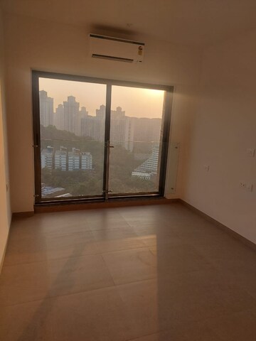 Room in 2 BHK Apartment at Kanakia Silicon Valley, Powai – for Rent