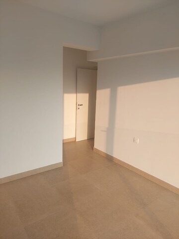 Room in 2 BHK Apartment at Kanakia Silicon Valley, Powai – for Rent