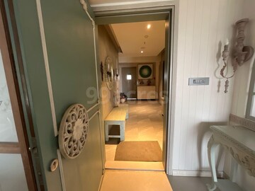 Furnished Amenities in 3 BHK Apartment at Rustomjee Paramount, Khar West – for Sale