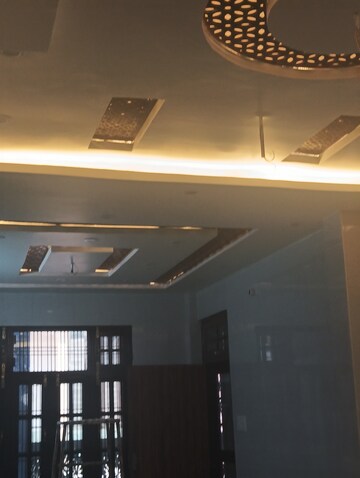  3 BHK Villa at Jankipuram – for Rent