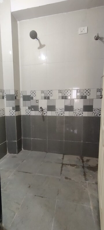 Bathroom in 1 BHK Apartment at Goregaon West – for Rent