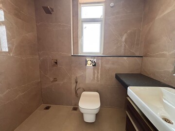 Bathroom in 3.5 BHK Builder Floor at Smart World Orchard, Sector 61 – for Sale
