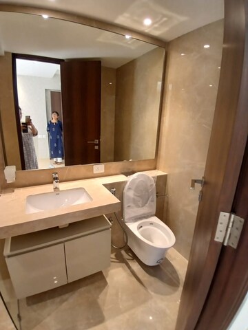 Master Bedroom in 2 BHK Apartment at Hiranandani Highland, Powai – for Rent