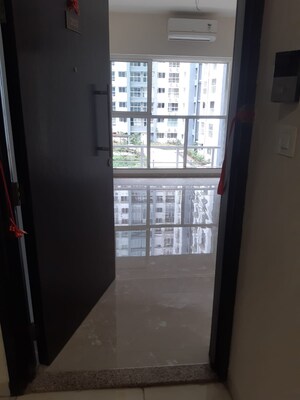 Room in 2 BHK Apartment at LnT Veridian, Powai – for Sale