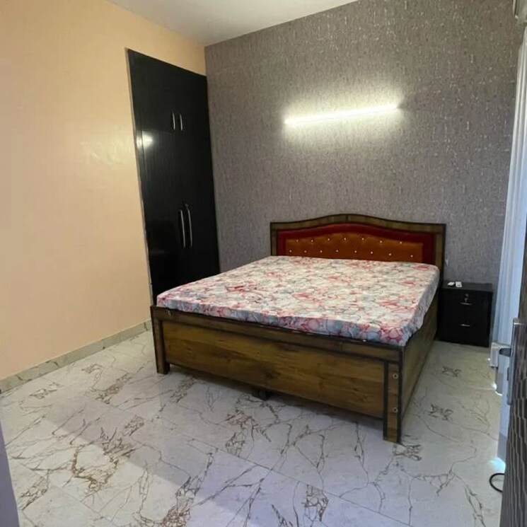 Bedroom, paras-tierea 2 Bedroom 825 Sq.Ft. Apartment In Sector 137 Noida 8802211