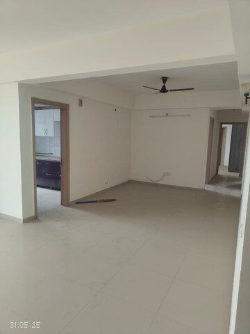 Room in 4 BHK Apartment at DLF New Town Heights III, Sector 91 – for Rent