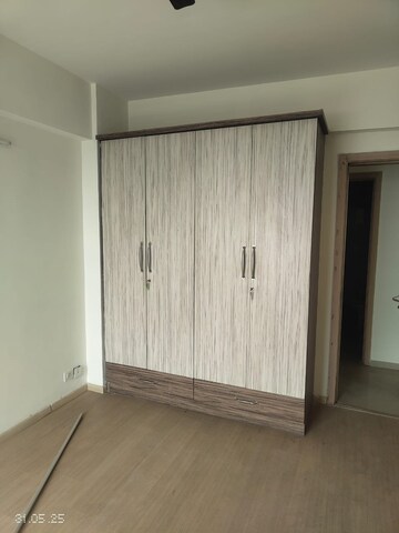 Room in 4 BHK Apartment at DLF New Town Heights III, Sector 91 – for Rent