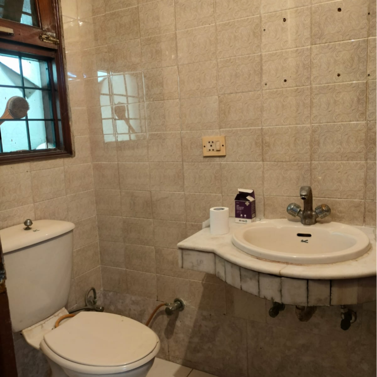Bathroom, dlf phase ii 2 Bedroom 1345 Sq.Ft. Apartment In Dlf Phase ii Gurgaon 8802240