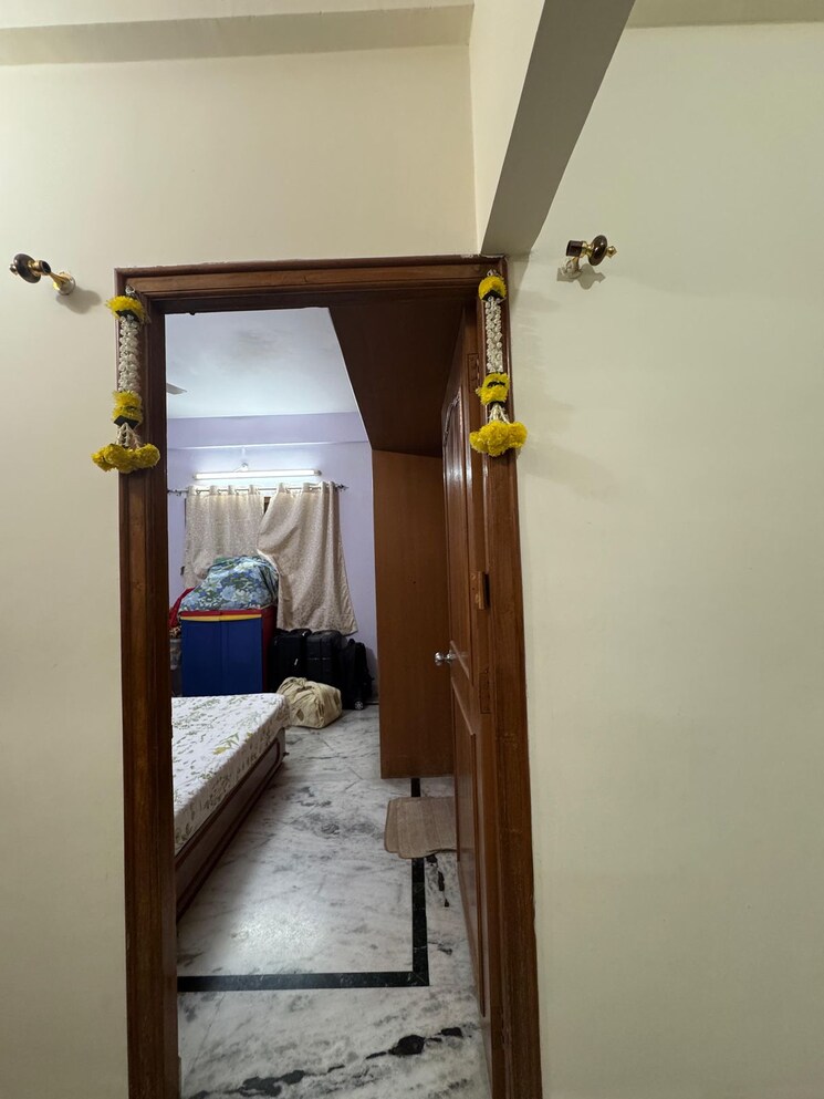 Room, himayat nagar 3 Bedroom 2212 Sq.Ft. Apartment In Himayat Nagar Hyderabad 8802252