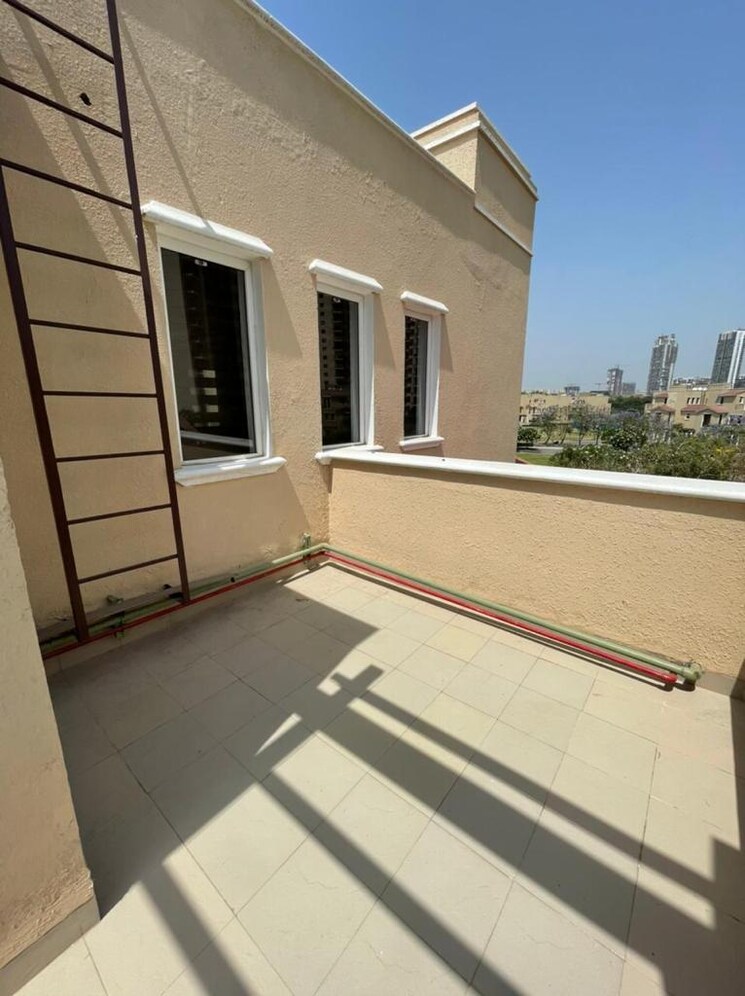 Balcony, emaar-marbella 4 Bedroom 5605 Sq.Ft. Villa In Sector 66 Gurgaon 8802286