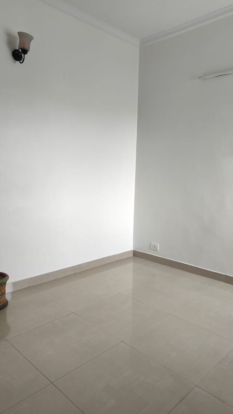 Room, govindpuri 3 Bedroom 800 Sq.Ft. Builder Floor In Govindpuri Delhi 8802328