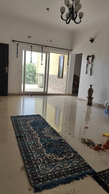 Room in 3 BHK Builder Floor at Govindpuri – for Rent