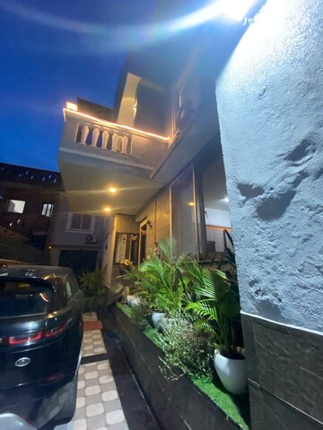 4 BHK Villa – Exterior View View at Sector 41 - for Sale