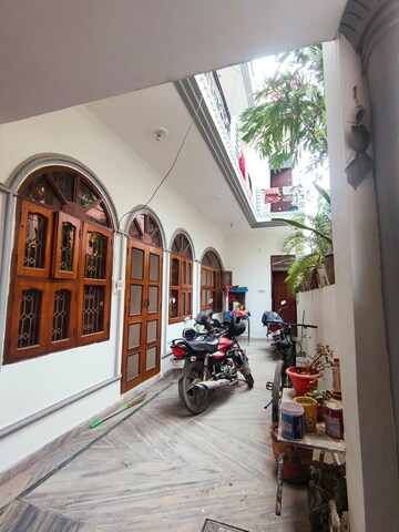 Parking in 6+ BHK Independent House at Surendra Shanti Nagar, Shanti Nagar – for Sale