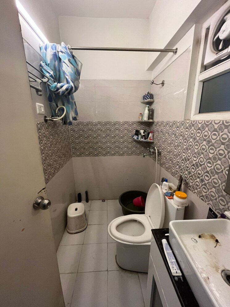 Bathroom, mahagun-mywoods 2 Bedroom 960 Sq.Ft. Apartment In Sector 16c Greater Noida Greater Noida 8802347