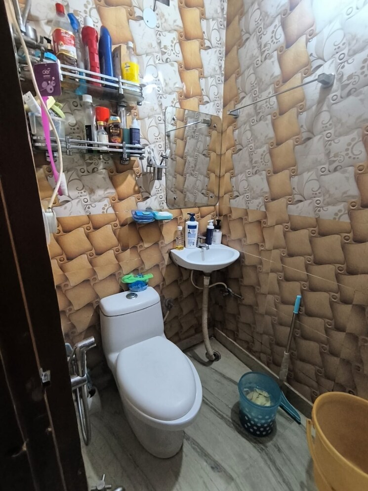 Bathroom, govindpuri 2 Bedroom 660 Sq.Ft. Builder Floor In Govindpuri Delhi 8802362