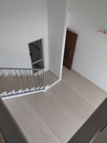 Furnished Amenities in 3.5 BHK Apartment at Kalpataru Immensa, Kolshet Road – for Rent