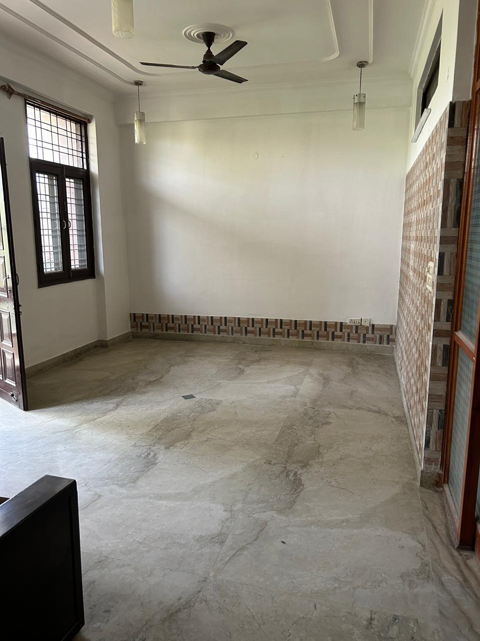 2 BHK Independent House For Rent in Sector 72