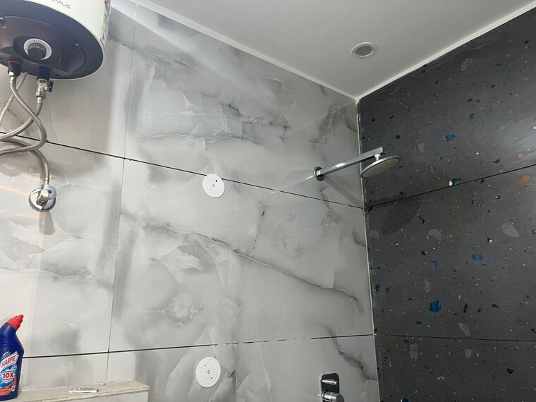 Bathroom, shiv nagar 2.5 Bedroom 900 Sq.Ft. Builder Floor In Shiv Nagar Delhi 8802439