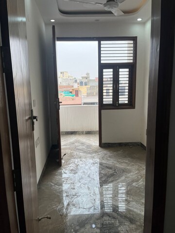 Room in 2.5 BHK Builder Floor at Shiv Nagar – for Sale