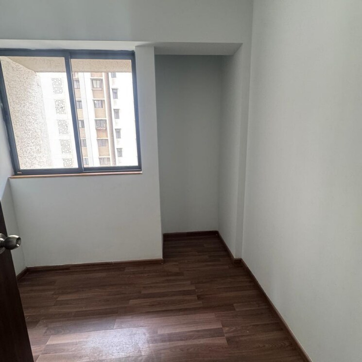 Room, lodha-palava-fontana-c-to-h 1.5 Bedroom 534 Sq.Ft. Apartment In Taloja Bypass Road Thane 8802598